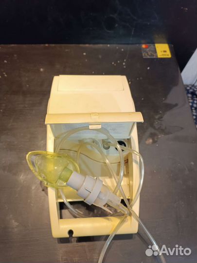 Ингалятор небулайзер б/у B. Well