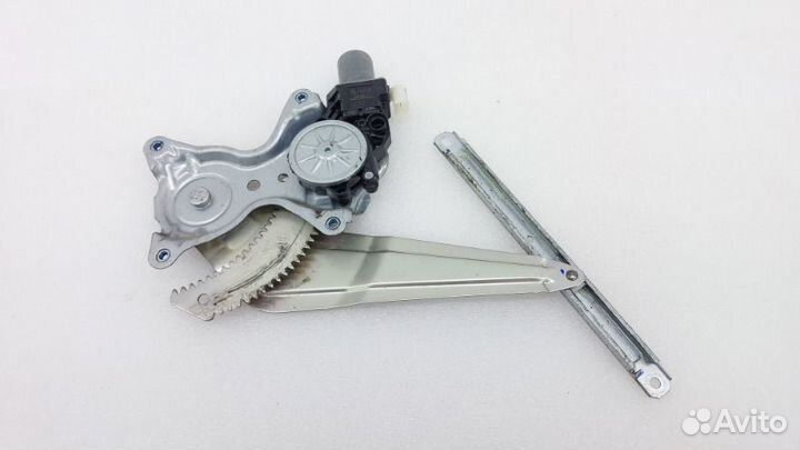 Стеклоподъемник задний правый Mitsubishi L200