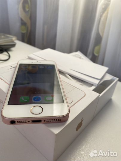 Телефон iPhone 5SE 32GB