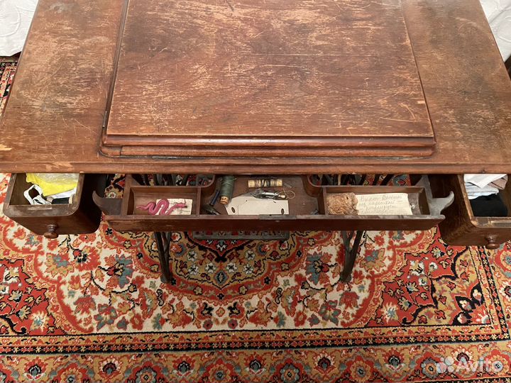 Швейная машинка zinger