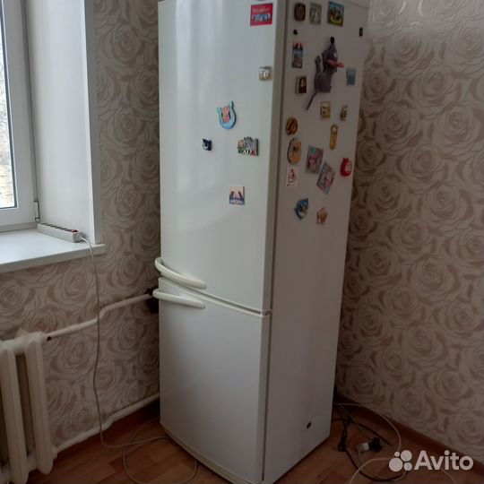 Продам холодильник 