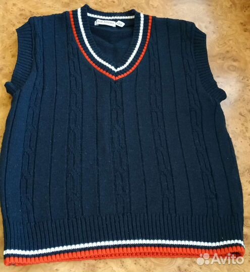 Новая рубашка жилетка брюки