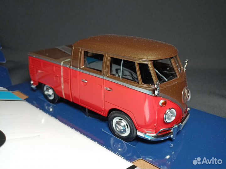 Модель Volkswagen Bus Type 2 (T1) Motormax 1:24