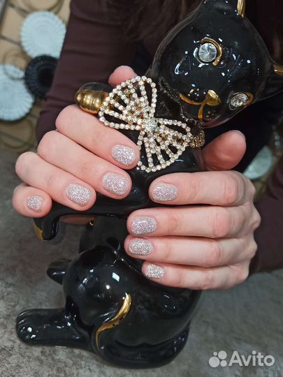 Наращивание ногтей, маникюр