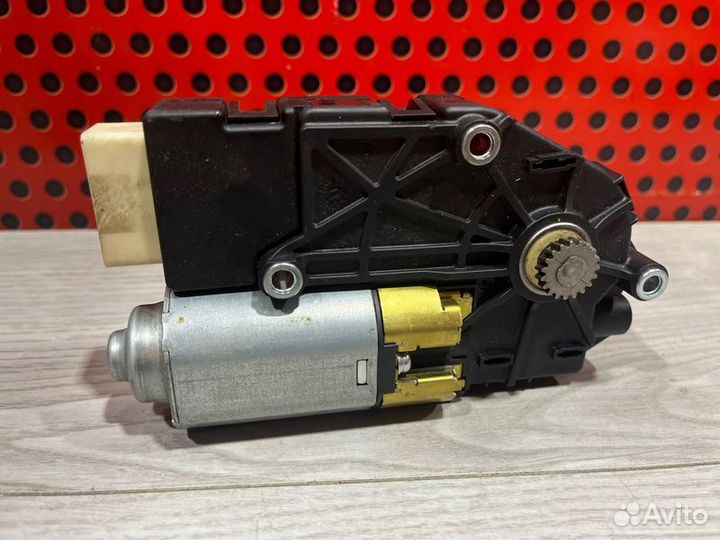 Моторчик открывания кузовного стекла Mercedes-Benz