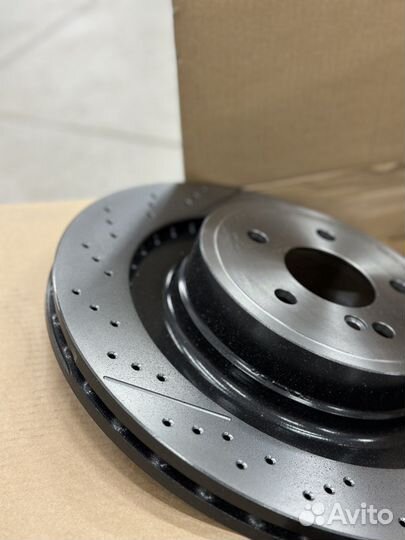 Тормозные диски (колодки ) w212 w218 AMG