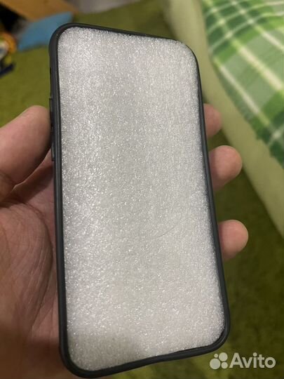 Чехлы на iPhone 13 mini