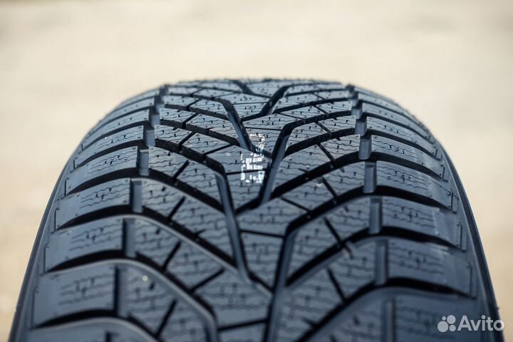Yokohama BluEarth Winter V905 295/30 R22 103V