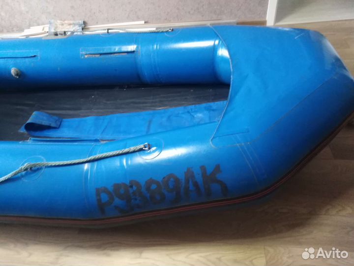 Лодка весельная