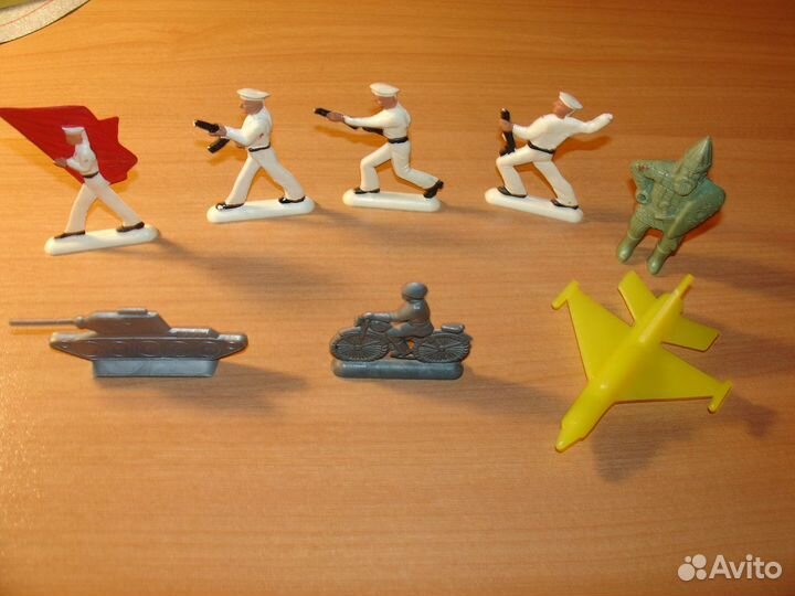 Игрушки СССР солдатики