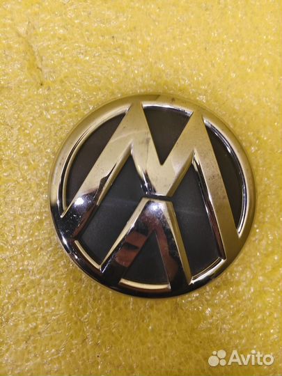 Эмблема на крышку багажника VAG