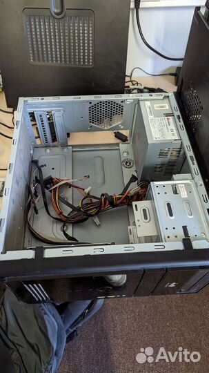 Продается корпус mATX с бп exegate 450w