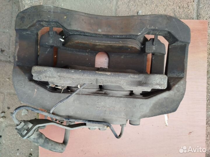 Суппорт передний Ауди а8д3