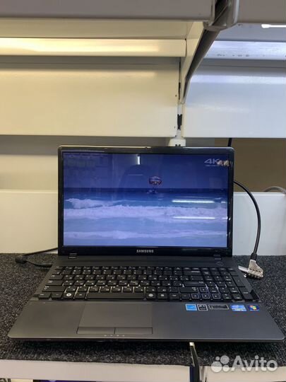 Ноутбук Samsung 300E 15.6