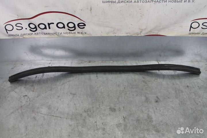 Уплотнитель капота Audi A6(C7)