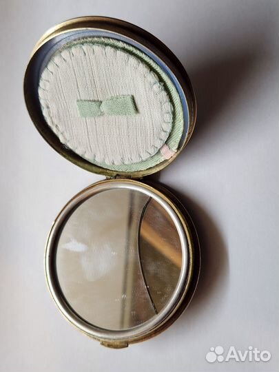 Пудреница с камеей - розой.Серебро 875 проба СССР