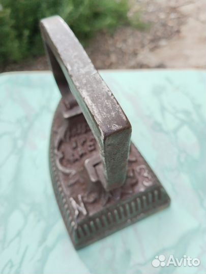 Утюг старинный