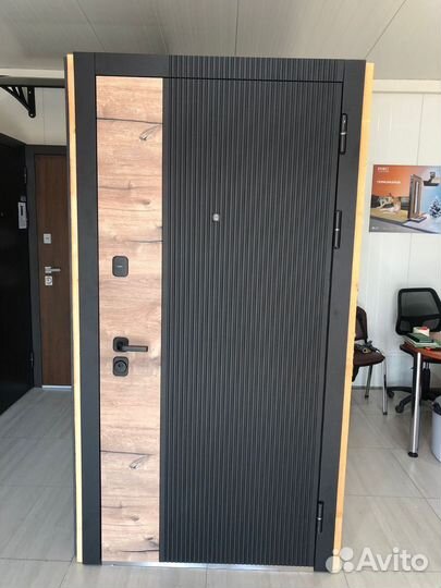 Дверь входная Дуб Вертикаль