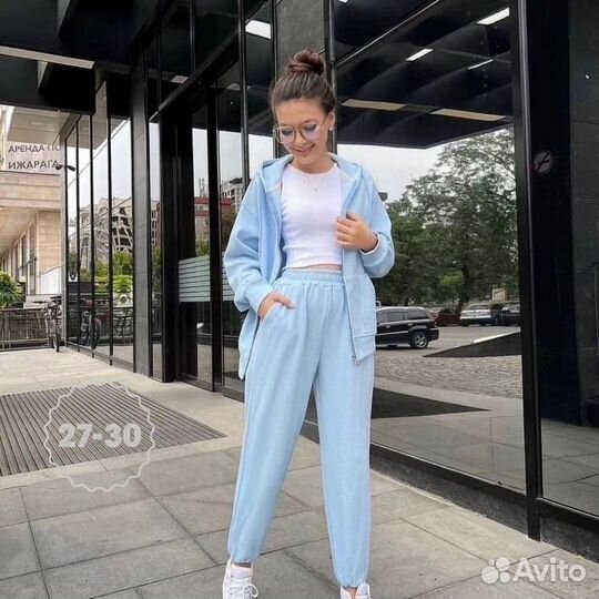 Спортивный костюм женский