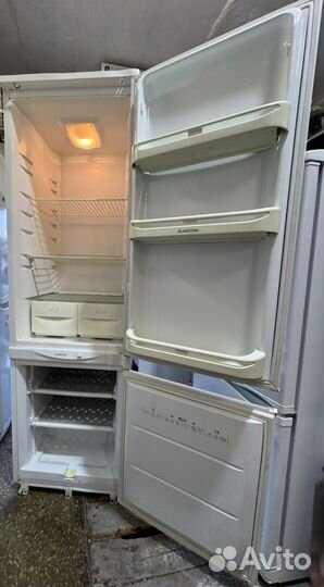 Холодильник ariston бу