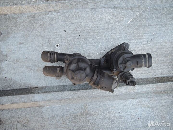 Корпус термостата Volkswagen Golf V 2003-2009