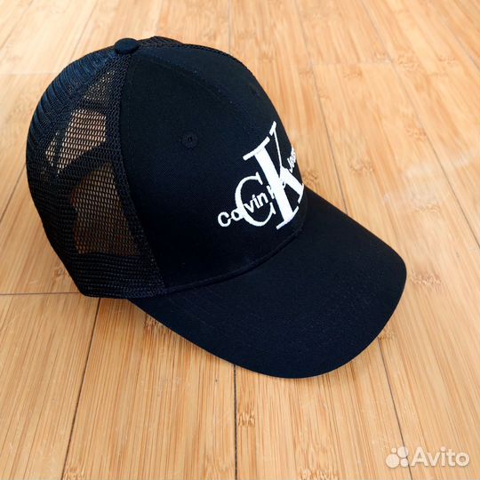 Кепка бейсболка Calvin Klein с сеткой чёрная