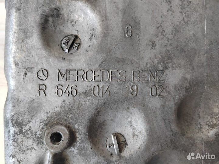 Масляный поддон Mercedes-Benz C-Class W203 OM646