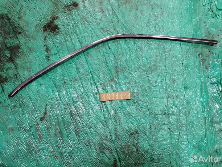 Молдинг двери задний правый Toyota Camry V50