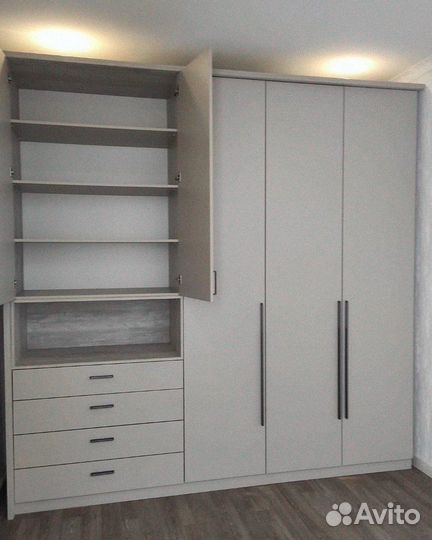 Шкаф распашной на заказ фаб в прихожую