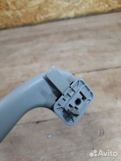 Ручка потолка Opel Zafira B минивэн Z18XER 2007