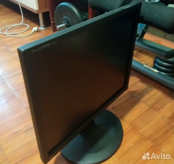 Продам монитор LG E1910SW