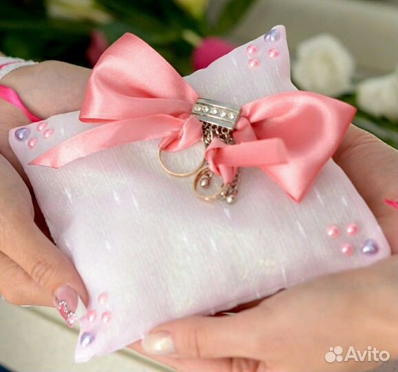 Прекрасные свадебные аксессуары ручной работы