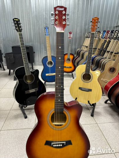 Акустическая гитара belucci + аксессуары