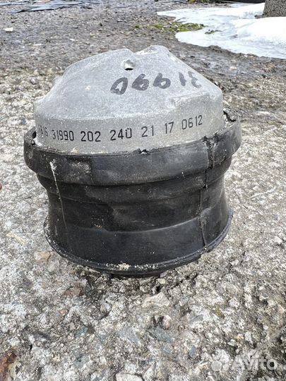 Подушка двигателя Mercedes w202-210