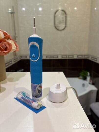 Зубная щетка oral b детская Frozen version