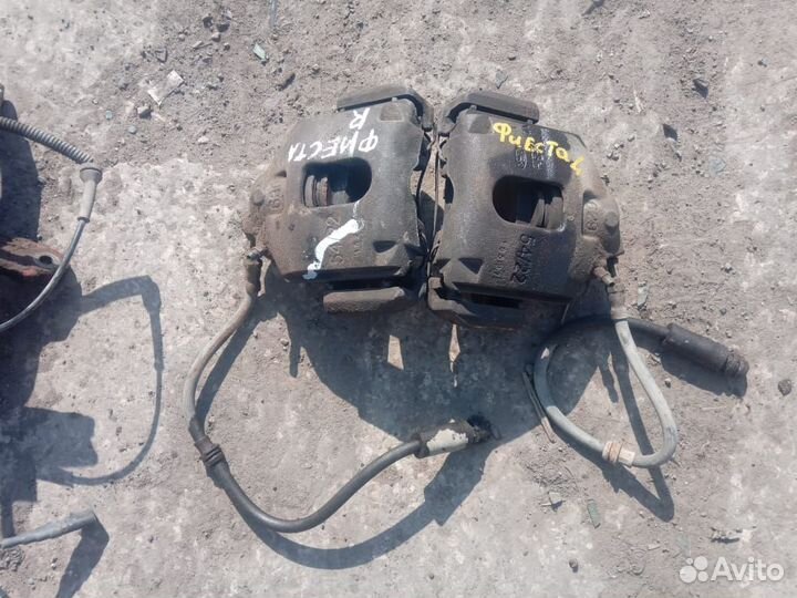 Суппорт тормозной левый правый перед Fiesta Fusion