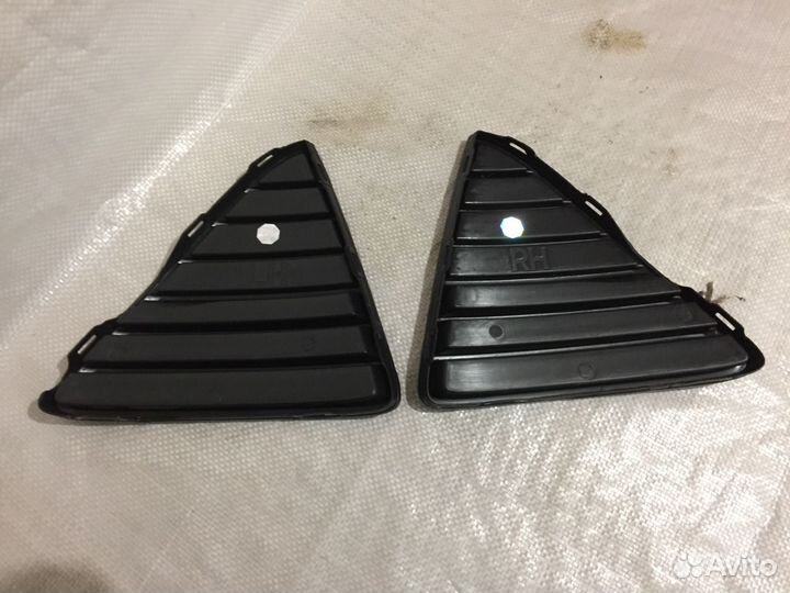 Решетка переднего бампера Форд Фокус 3