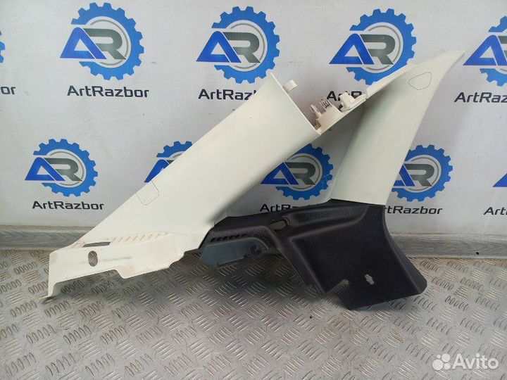 Обшивка задней стойки левой Ford Focus 3 1.6 pnda