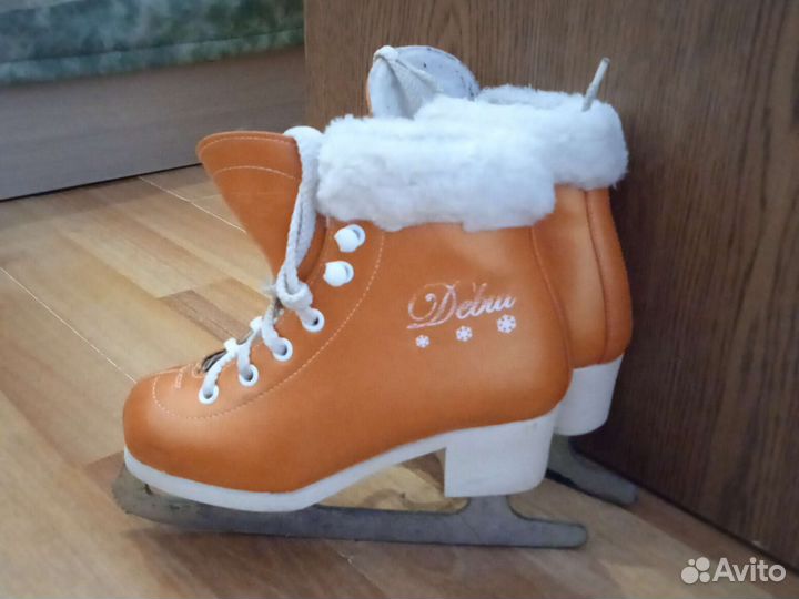 Коньки фигурные 30 размер