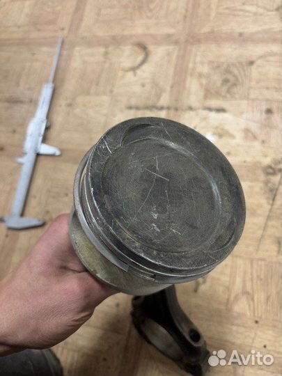 Поршень Mercedes-Benz 190 W201 М102 1992