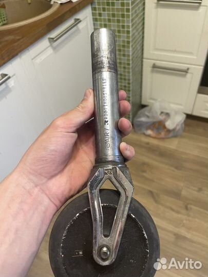 Вилка рут индустрис вместе с колесом блант