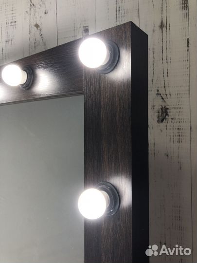 Зеркало с подсветкой в полный рост