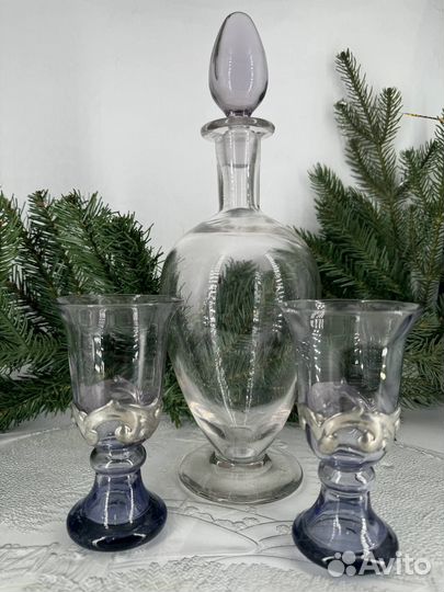 Графин и бокалы для вина
