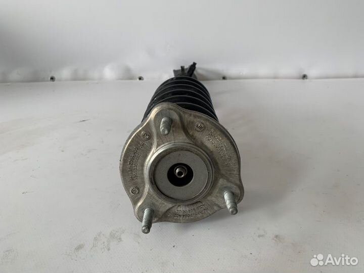 Стойка амортизатора передняя правая Mercedes