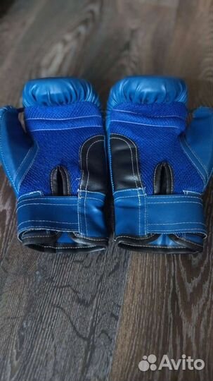 Боксерские перчатки