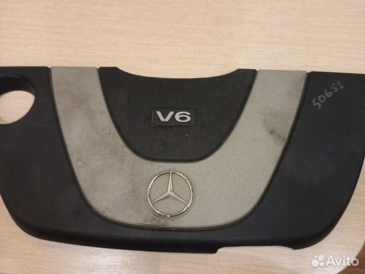 Крышка декоротивная на двигатель