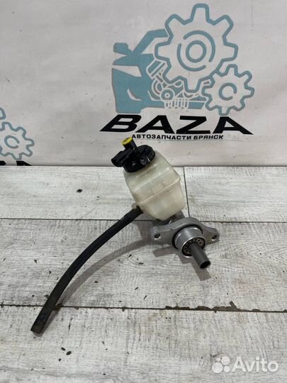 Главный тормозной цилиндр Renault Sandero Stepway