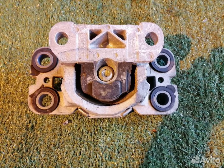 Опора двигателя (подушка двс) левая 8G9N-7M121-AA