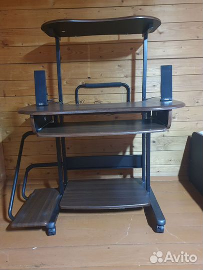 Компьютерный стол бу + 2 стула и колонки