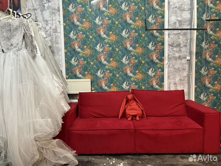 Фотостудия с ванной и панорамными окнами